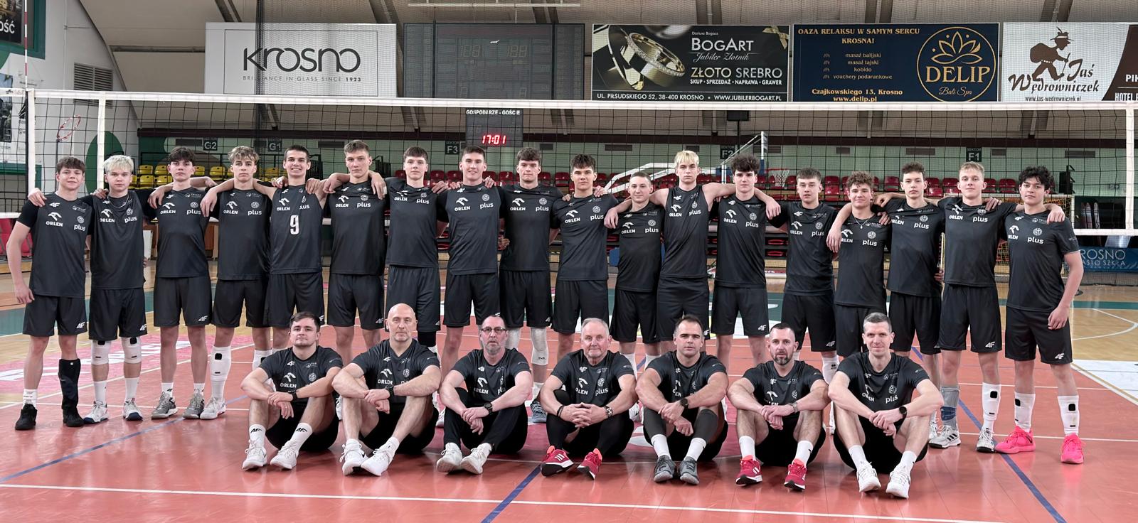 Siatkówka. Reprezentacja Polski U-18 mężczyzn trenuje w hali MOSiR